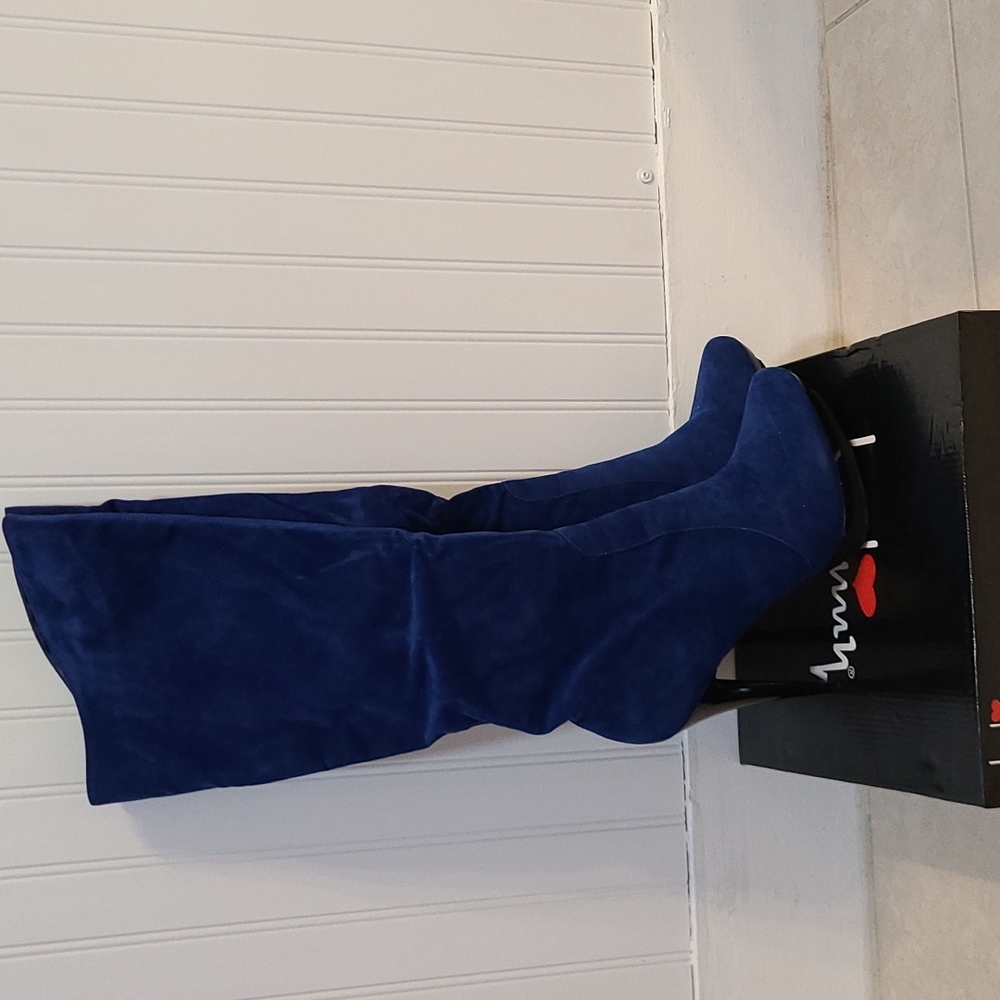 BLUE BOOTS